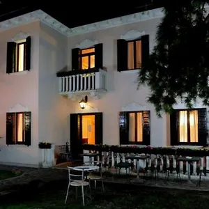 Crispi Country house